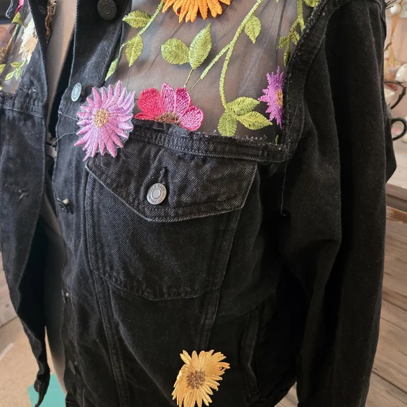 Floral Embroidered Black Denim Jacket - Picture 2 of 8
